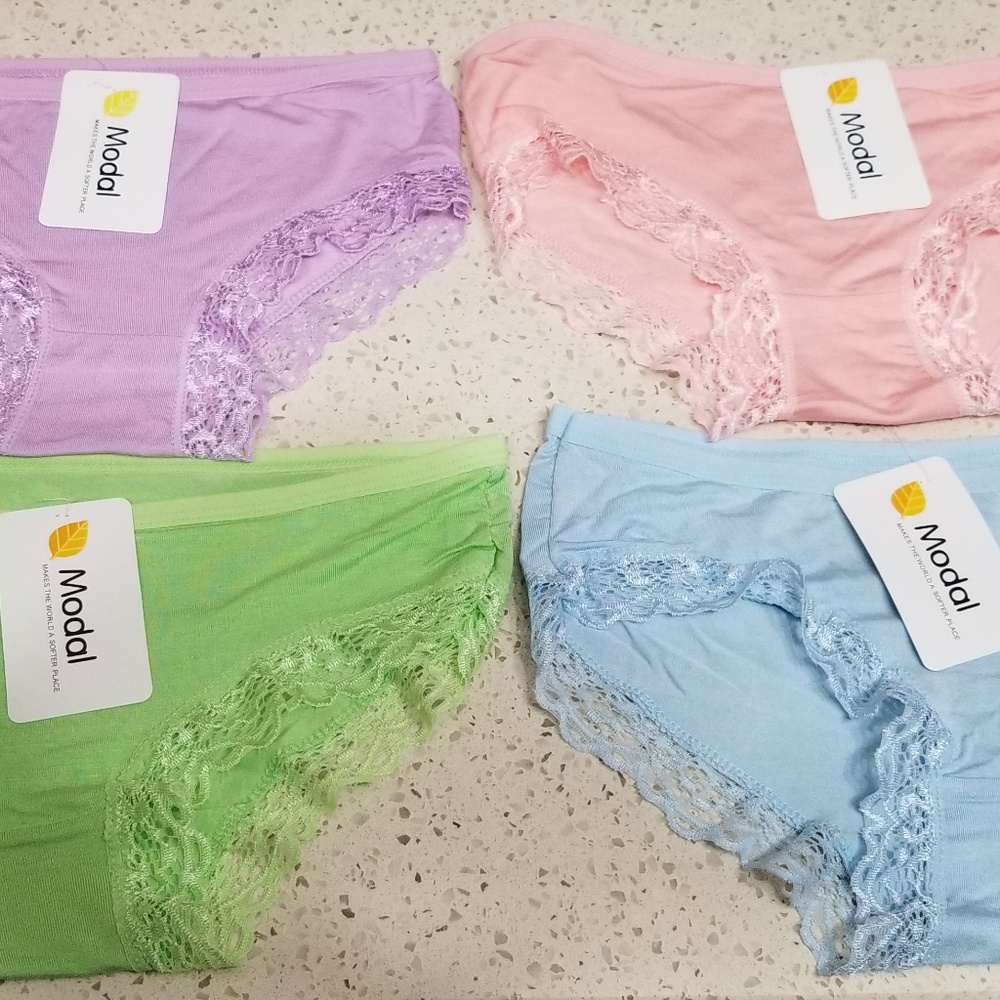 *New* Womens cotton & lace set of 4 Size Medium